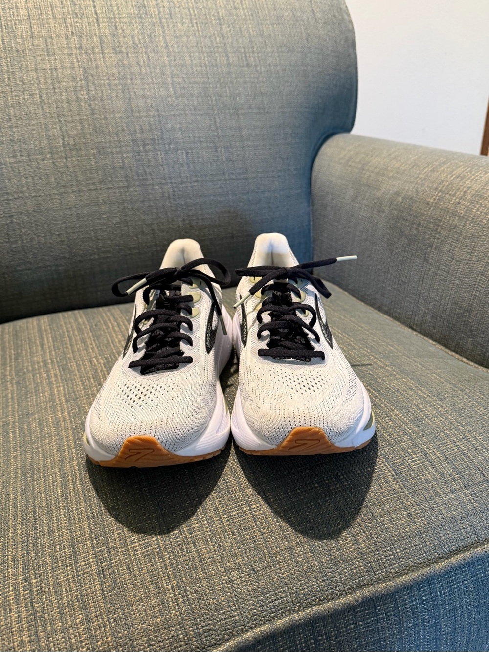 Brooks Mens White Running Shoes with Black and Olive Accents - Picture 2 of 3
